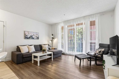 301-315 24 Avenue Sw, Calgary, AB - Indoor Photo Showing Living Room