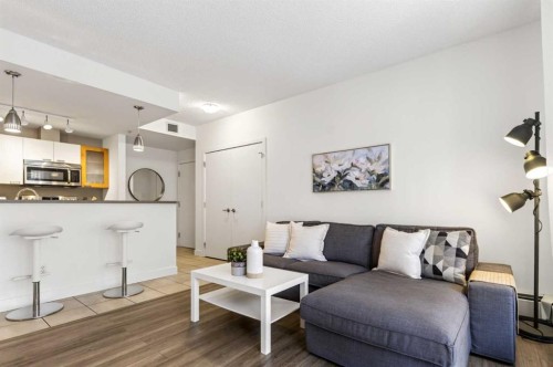 301-315 24 Avenue Sw, Calgary, AB - Indoor