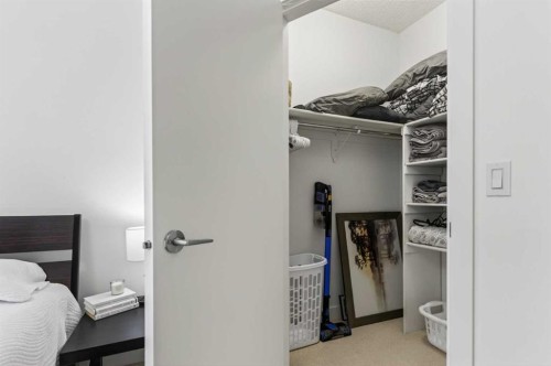 301-315 24 Avenue Sw, Calgary, AB - Indoor Photo Showing Other Room