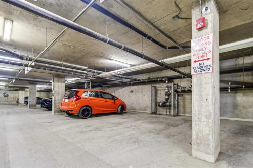 301-315 24 Avenue Sw, Calgary, AB - Indoor Photo Showing Garage