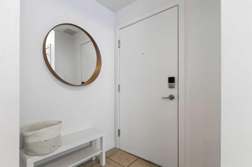 301-315 24 Avenue Sw, Calgary, AB - Indoor Photo Showing Other Room