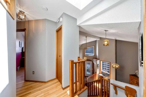 5019 Norris Road Nw, Calgary, AB - Indoor Photo Showing Other Room