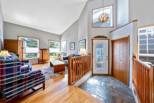 5019 Norris Road Nw, Calgary, AB - Indoor