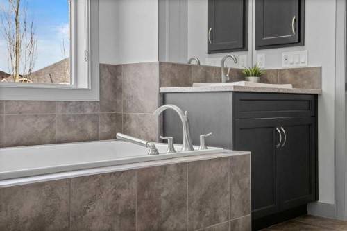 229 Stonemere Bay, Chestermere, AB - Indoor Photo Showing Bathroom
