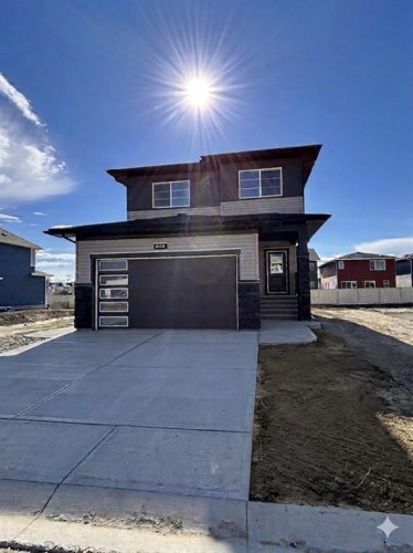 475 Baywater Green SW Airdrie, AB T4B 5R6