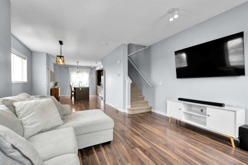 359 Silverado Common Sw, Calgary, AB - Indoor Photo Showing Living Room