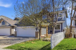93 Somerglen Park SW Calgary, AB T2Y 3M5