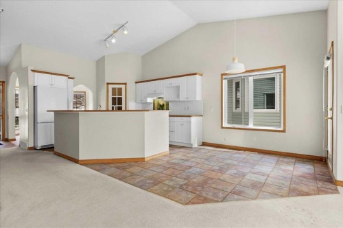 122 Rocky Ridge Villas Nw, Calgary, AB - Indoor Photo Showing Kitchen