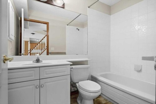 122 Rocky Ridge Villas Nw, Calgary, AB - Indoor Photo Showing Bathroom
