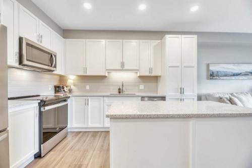 415-55 Wolf Hollow Crescent Se, Calgary, AB - Indoor Photo Showing Kitchen With Upgraded Kitchen