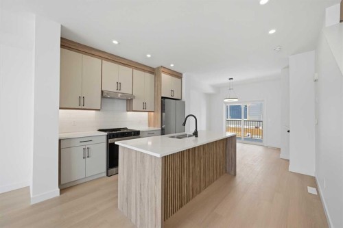 8814 48 Street Ne, Calgary, AB - Indoor Photo Showing Kitchen With Upgraded Kitchen
