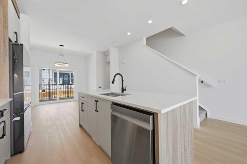 8814 48 Street Ne, Calgary, AB - Indoor Photo Showing Kitchen With Double Sink With Upgraded Kitchen