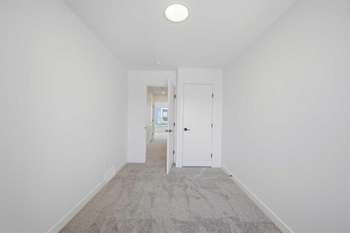 8814 48 Street Ne, Calgary, AB - Indoor Photo Showing Other Room