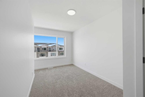 8814 48 Street Ne, Calgary, AB - Indoor Photo Showing Other Room