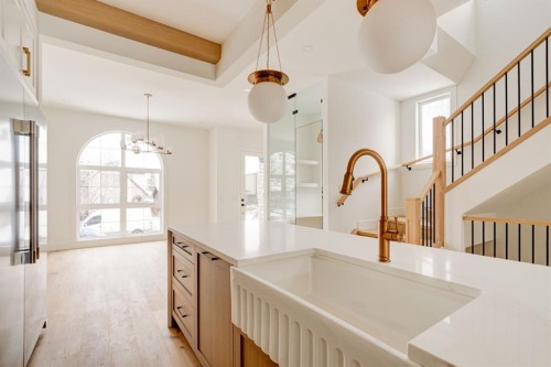 2447 29 Sw, Calgary, AB - Indoor Photo Showing Kitchen