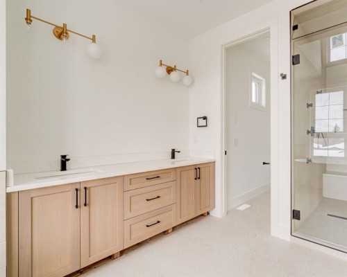 2447 29 Sw, Calgary, AB - Indoor Photo Showing Other Room