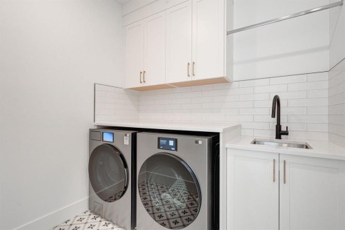2447 29 Sw, Calgary, AB - Indoor Photo Showing Laundry Room