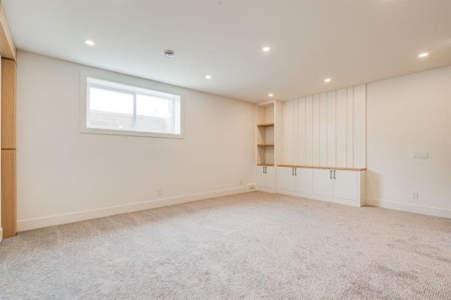 2447 29 Sw, Calgary, AB - Indoor Photo Showing Other Room