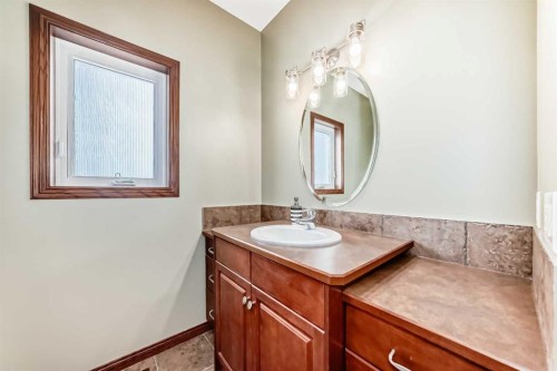 123 Parkmere Court, Chestermere, AB - Indoor Photo Showing Bathroom