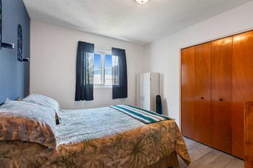 4417 55 Avenue, Olds, AB - Indoor Photo Showing Bedroom