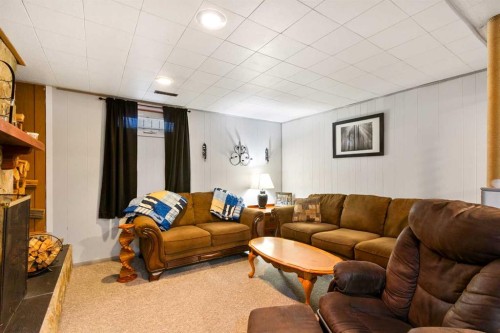 4417 55 Avenue, Olds, AB - Indoor