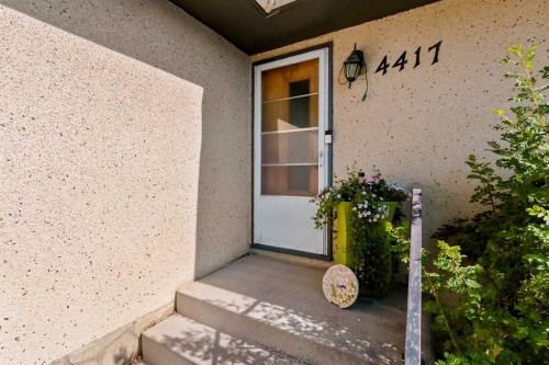 4417 55 Avenue, Olds, AB - Outdoor