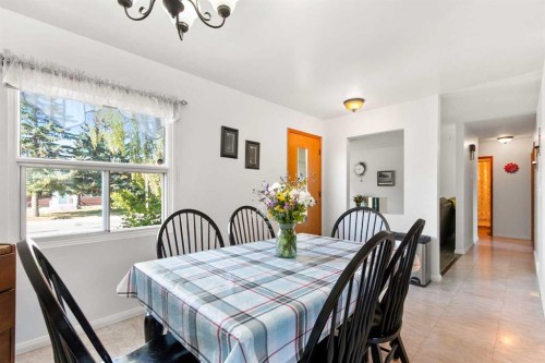 4417 55 Avenue, Olds, AB - Indoor Photo Showing Dining Room