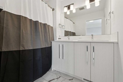 226 Dawson Way, Chestermere, AB - Indoor Photo Showing Bathroom
