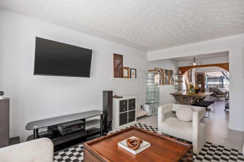 4716 26 Avenue Sw, Calgary, AB - Indoor