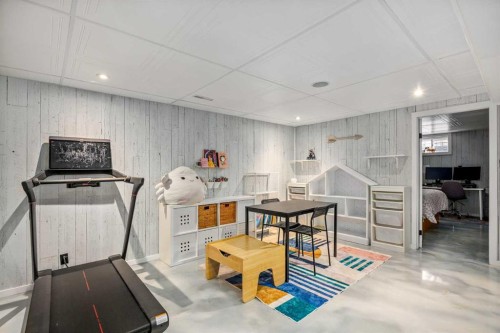 4716 26 Avenue Sw, Calgary, AB - Indoor Photo Showing Other Room