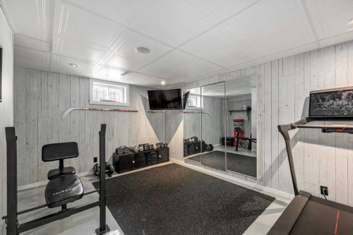 4716 26 Avenue Sw, Calgary, AB - Indoor Photo Showing Other Room