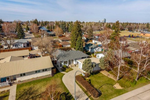 4716 26 Avenue Sw, Calgary, AB - Outdoor