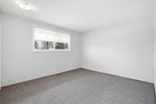 3405 35 Avenue Se, Calgary, AB - Indoor Photo Showing Other Room