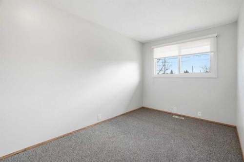 3405 35 Avenue Se, Calgary, AB - Indoor Photo Showing Other Room