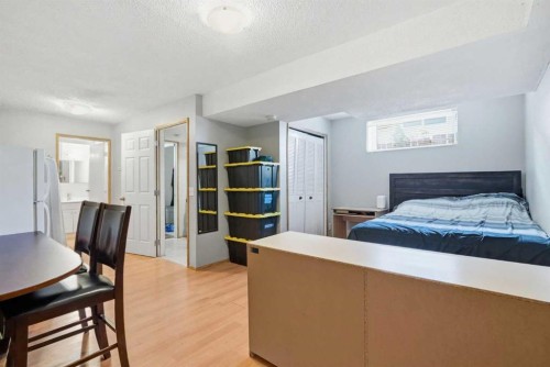 3405 35 Avenue Se, Calgary, AB - Indoor Photo Showing Bedroom