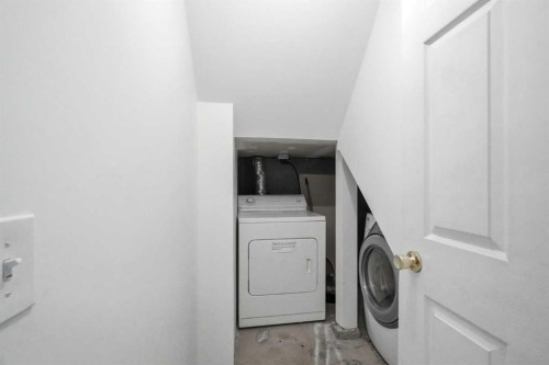 3405 35 Avenue Se, Calgary, AB - Indoor Photo Showing Laundry Room