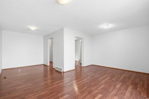 3405 35 Avenue Se, Calgary, AB - Indoor Photo Showing Other Room