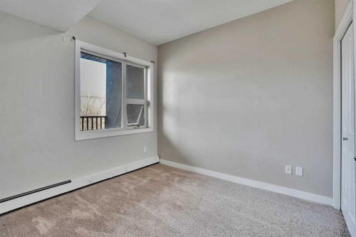 13-330 2Nd Street West, Brooks, AB - Indoor Photo Showing Other Room