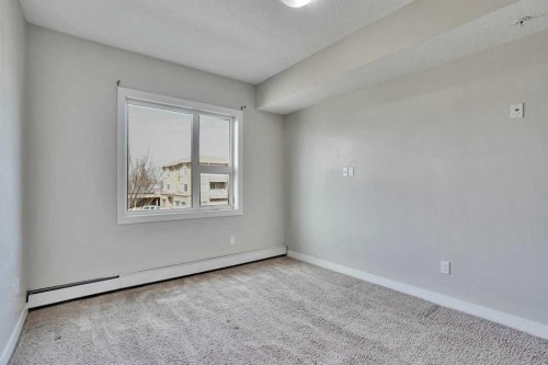 13-330 2Nd Street West, Brooks, AB - Indoor Photo Showing Other Room