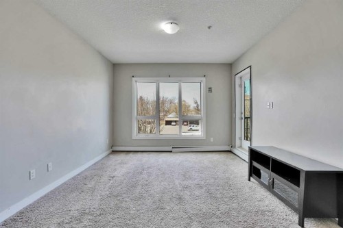 13-330 2Nd Street West, Brooks, AB - Indoor Photo Showing Other Room