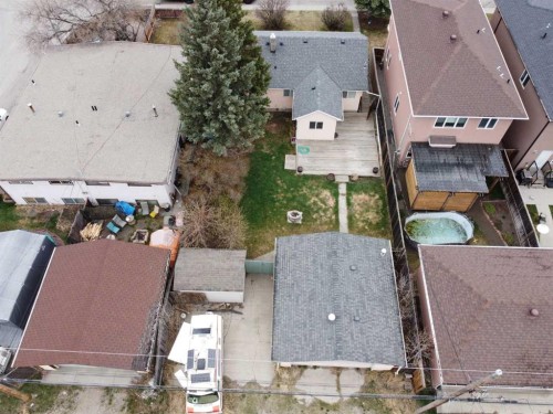 7615 36 Avenue Nw, Calgary, AB - Outdoor