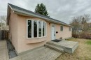 7615 36 Avenue Nw, Calgary, AB  - Outdoor With Exterior 