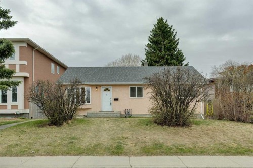 7615 36 Avenue Nw, Calgary, AB - Outdoor