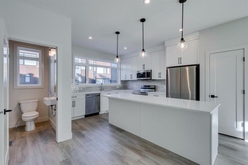 85 Royal Elm Green Nw, Calgary, AB - Indoor Photo Showing Kitchen With Upgraded Kitchen