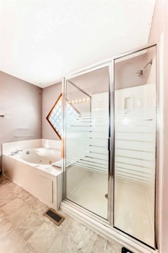 402 Citadel Hills Circle Nw, Calgary, AB - Indoor Photo Showing Other Room