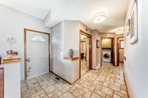 402 Citadel Hills Circle Nw, Calgary, AB - Indoor