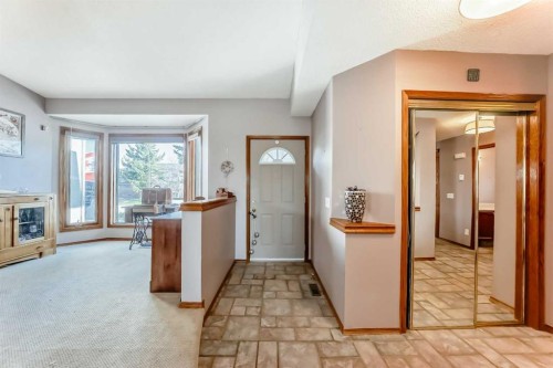 402 Citadel Hills Circle Nw, Calgary, AB - Indoor Photo Showing Other Room