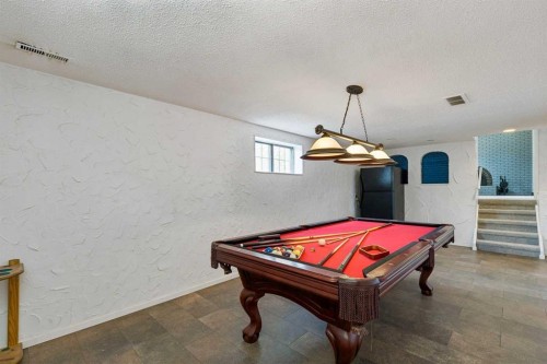 12 Huntwick Way Ne, Calgary, AB - Indoor Photo Showing Other Room