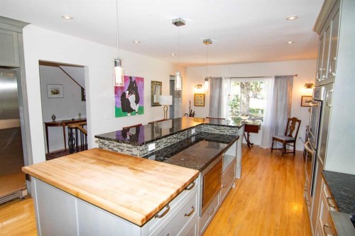 1616 Summer Street Sw, Calgary, AB - Indoor Photo Showing Kitchen