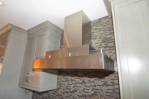 1616 Summer Street Sw, Calgary, AB - Indoor Photo Showing Other Room